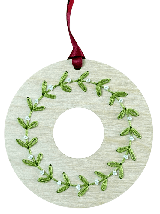 Mistletoe Wreath Ornament Embroidery Kit - Lucky Jonquil - Kit